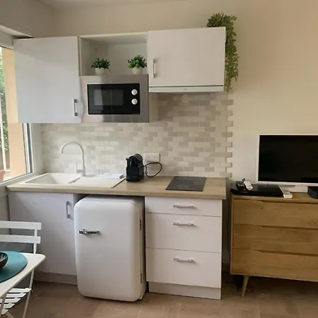 Claire Studio Bord De Appartamento *